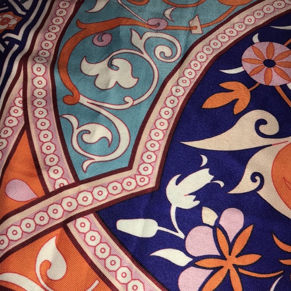 Mindful Souls Multicolored Red Blue Prayer Shawl Meditation Scarf with Tassles - Picture 5 of 10